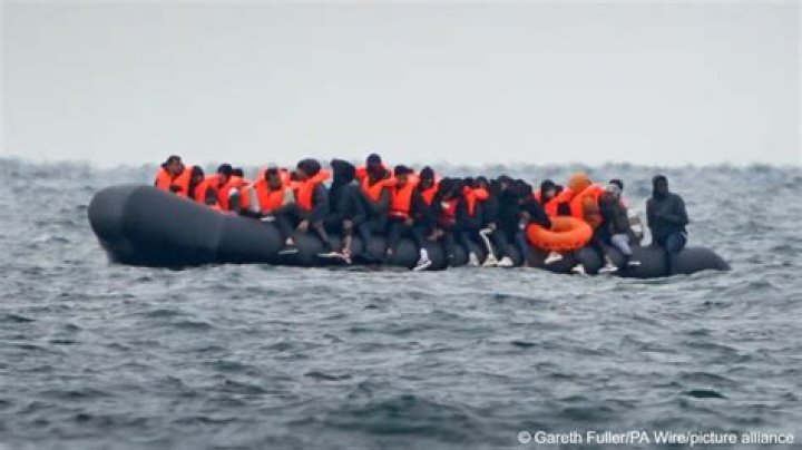 A migrant smuggling boat capsizes off Panama, leaving at least 5 people dead and 1 missing