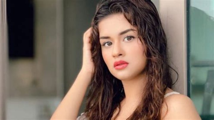 Avneet Kaur Height How Tall is Avneet Kaur?