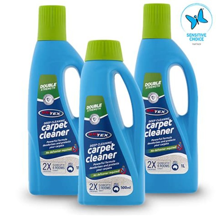 Bunnings $10 Long Life Grout Cleaner transforms mum’s kitchen tiles