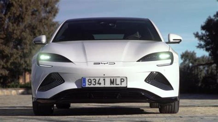 BYD Seal Design in Polar White