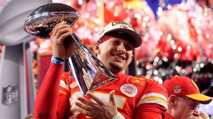 Chiefs receive Super Bowl rings, set sights on three-peat
