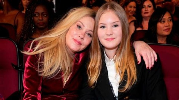 Christina Applegate attends Emmys with daughter, gets standing ovation amid MS battle