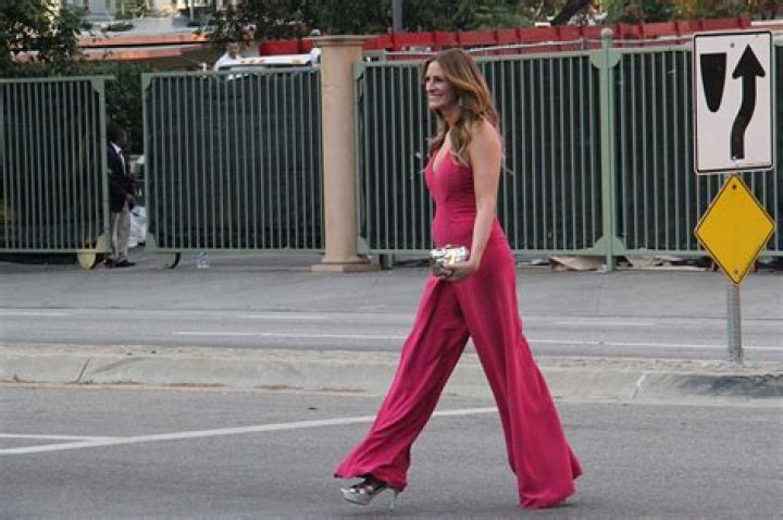 Combien mesure Julia Roberts ?