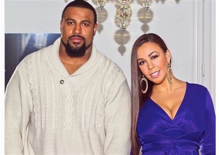 Duane Brown Wife, Height, Weight, Net Worth, Biography