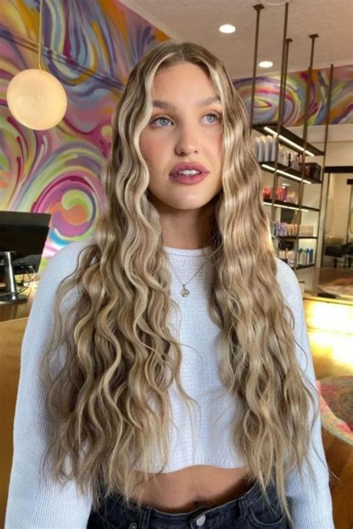Hailey Bieber & Khloe Kardashian's genius hair tool for mermaid waves is on sale