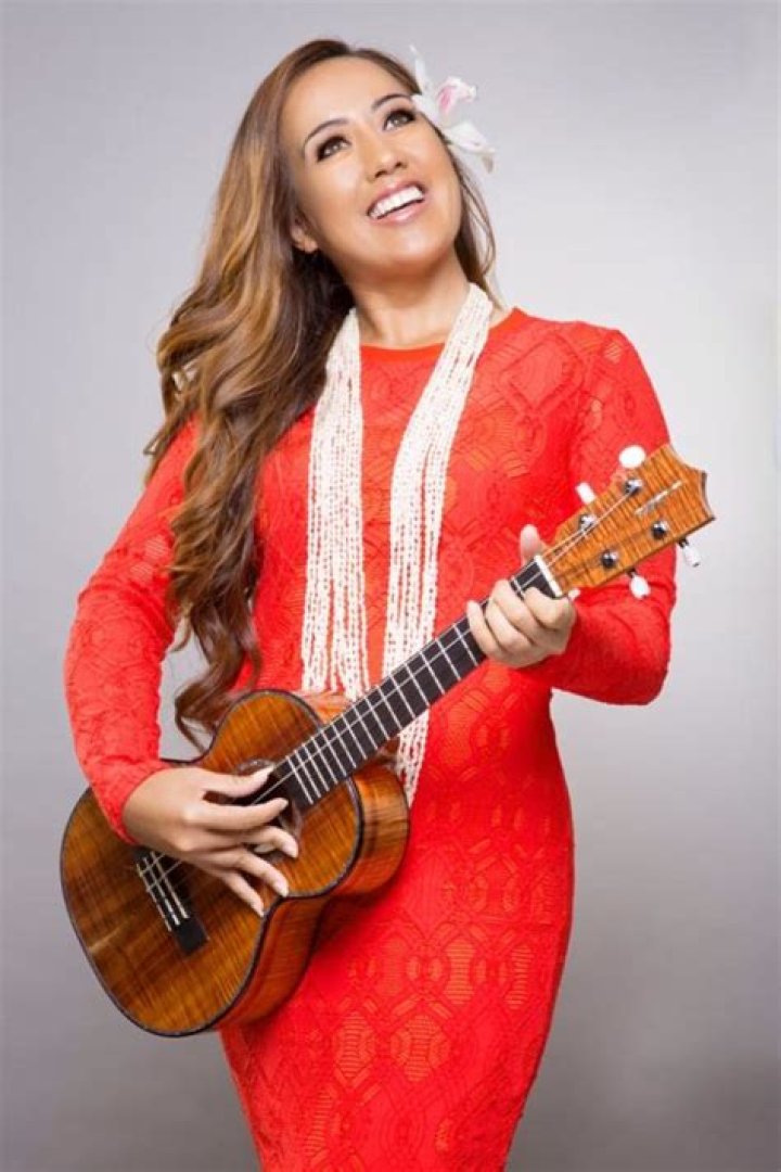 Hawaiian songbird Raiatea Helm | News, Sports, Jobs