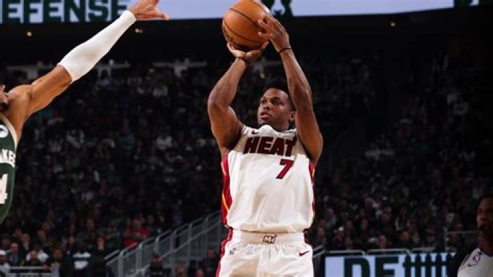 Heat trade 6-time All-Star Kyle Lowry and a draft pick to the Hornets for Terry Rozier