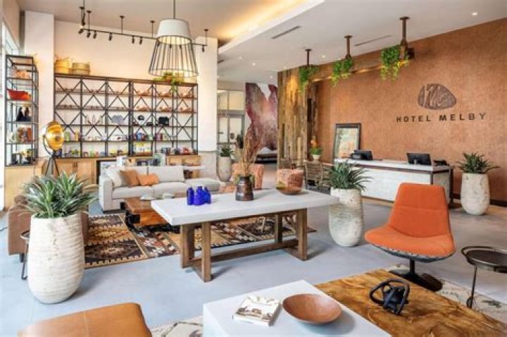 Hotel Melby Suicide Melbourne FL, Woman Dies After Jumping