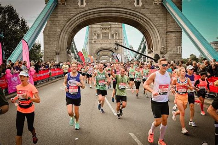 How long is the London Marathon and what are the best ever finishing times?
