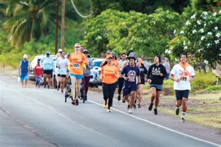 Hundreds gather on Friendly Isle for Molokai Holokai | News, Sports, Jobs