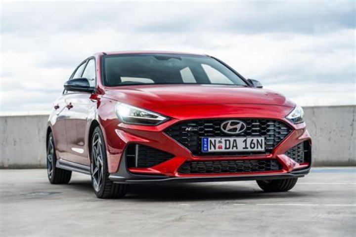 Hyundai i30 sedan review: Off-trend car still has its strong points