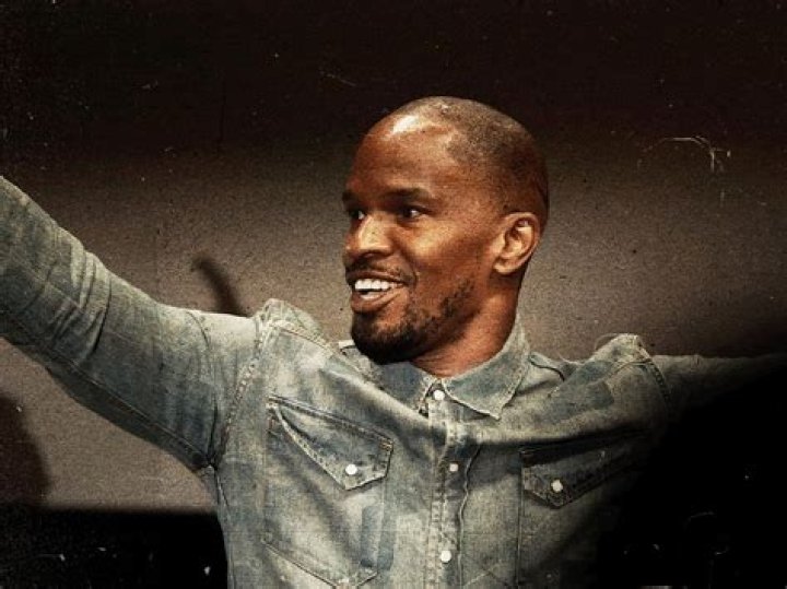 Jamie Foxx can't stop smiling in first public appearance after recent health scare