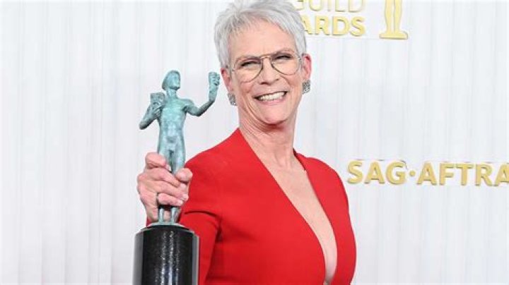 Jamie Lee Curtis wows in plunging red dress at SAG awards