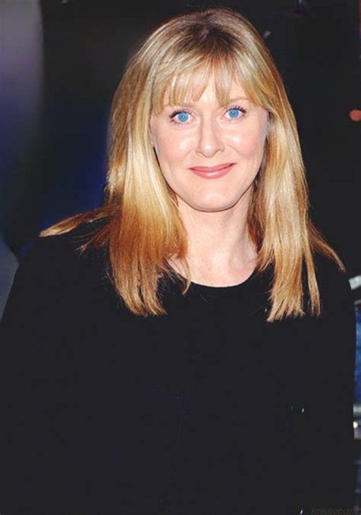 Jane Moore stuns in romantic swimsuit during luxury getaway