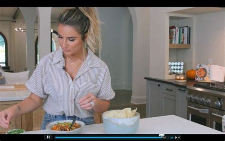 Jessie James Decker shares her go-to cooking music and a 10-can chili recipe perfect for fall