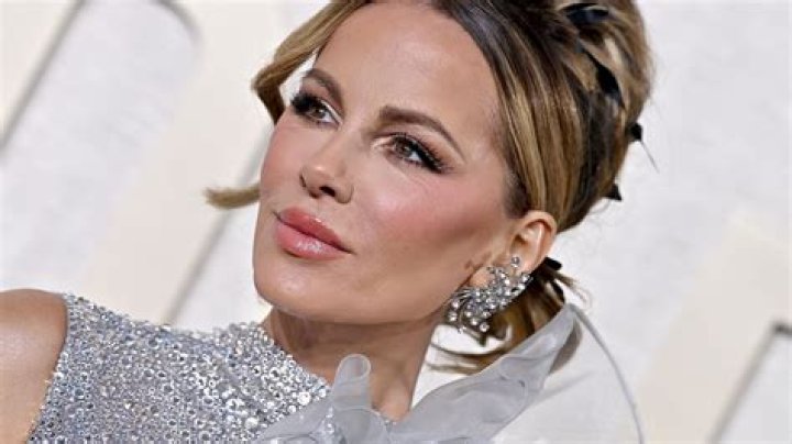 Kate Beckinsale confirms death of stepfather, Roy Battersby, with heartbreaking post