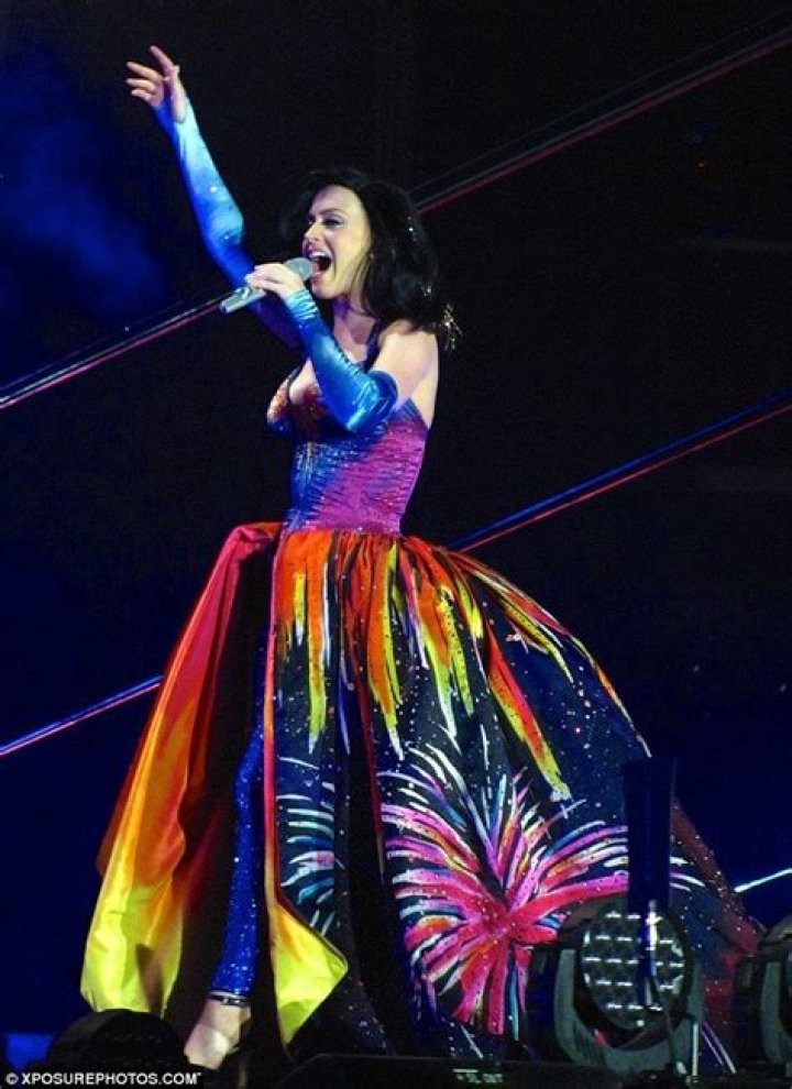 Katy Perry rocks dress featuring lyrics from new song 'Woman's World'