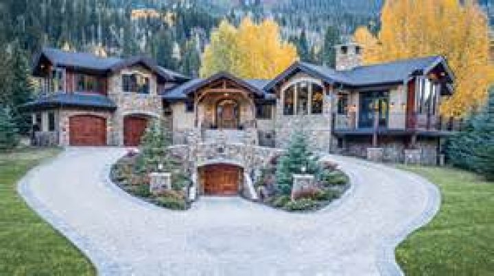 Kensington home sold for $859,000 more than it did last year