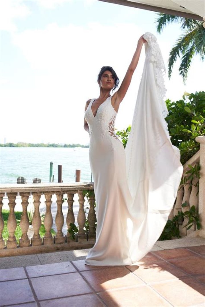 Mary Berry is a vision in seriously surprising £5 wedding dress