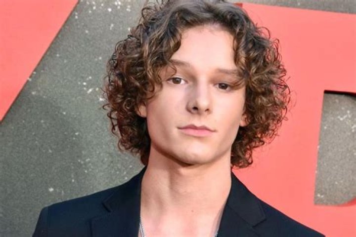 Mason Thames Biography