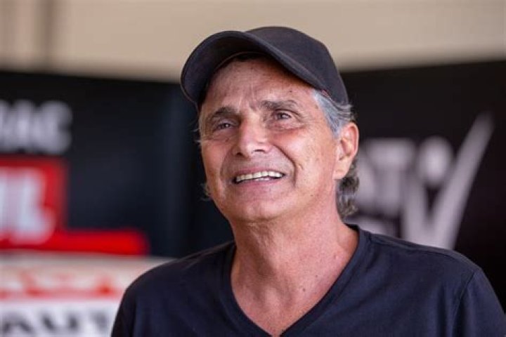 Meet Kelly Piquet and Julia Piquet