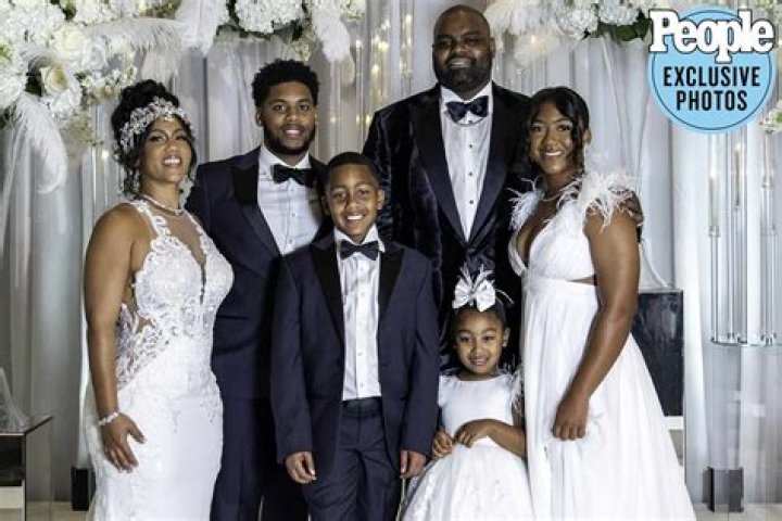 Michael Oher – Bio, Married, Wife, Siblings, Family, Net worth, Parents