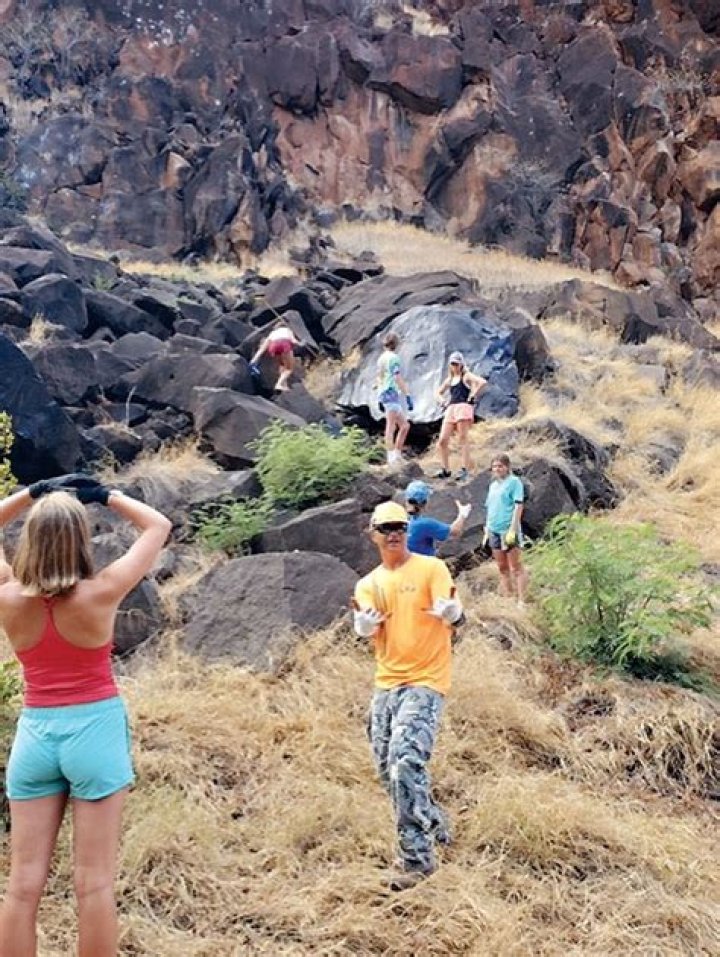 Olowalu petroglyphs restored in wake of paintball vandalism | News, Sports, Jobs