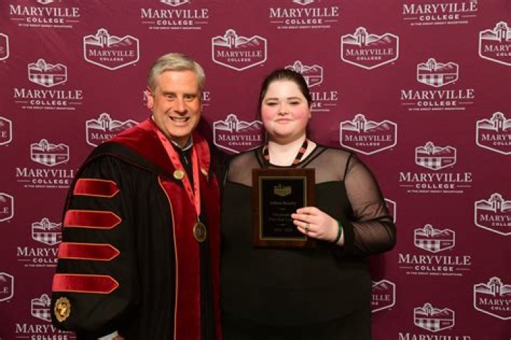 Paul Earnhart Obituary, Paul Earnhart Has Sadly Passed Away @92