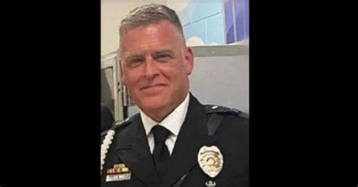 Philip Dale Nix: Off-duty North Carolina sergeant fatally shot while confronting crime suspects at gas station