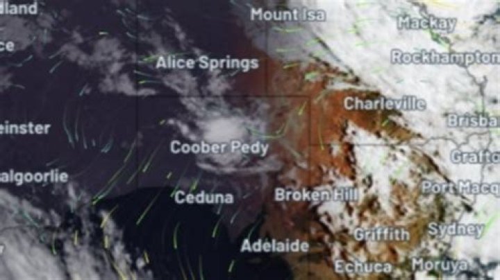 Port Macquarie hit with mini cyclone, freak storm, SES called
