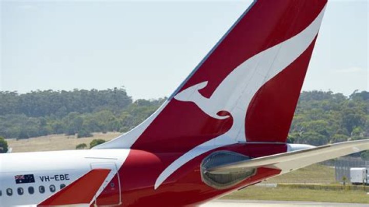 Qantas faces another blow to call centre controversy as union weighs in