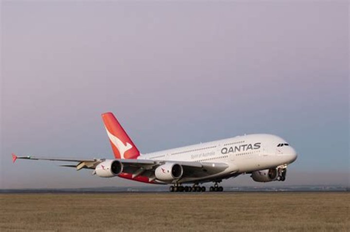 Qantas flight from NZ in Sydney 'close proximity event'