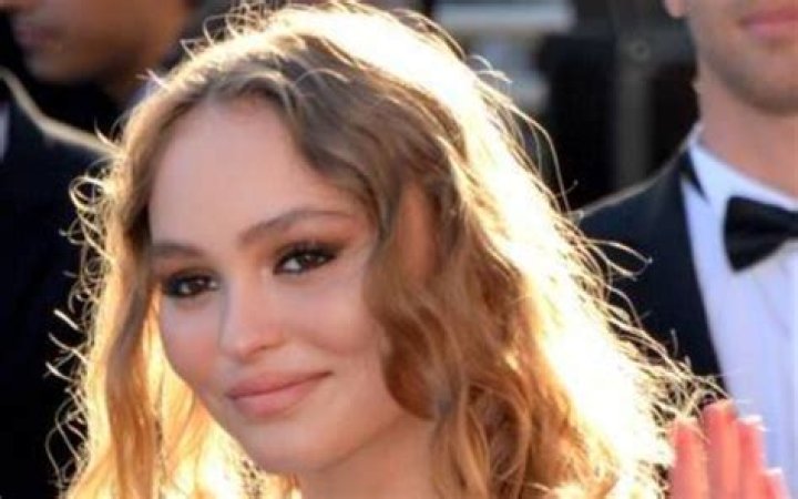 Quel est la taille de Lily-Rose Depp ? Tout ce que vous devez savoir