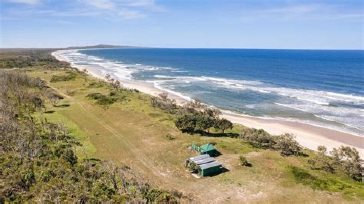 Real estate Australia: Fashion queen scores old dairy farm in holiday hotspot