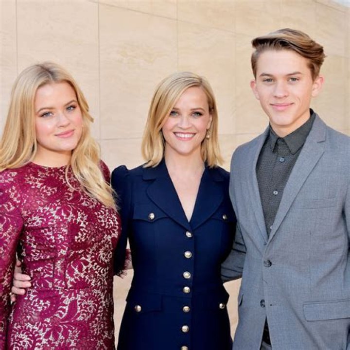 Reese Witherspoon: News, Photos & Interviews From The Legally Blonde & Big Little Lies Actress