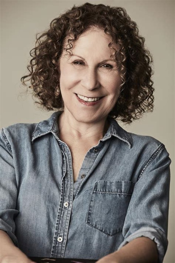 Rhea Perlman Biography