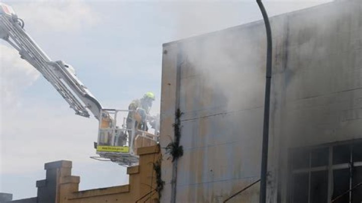 Rockdale, Sydney: Fire rips through apartments on Geeves Ave