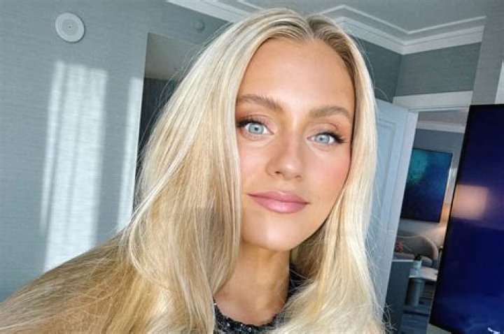 Samantha Feher – Biography, History, Age, Weight, Height, Relationships