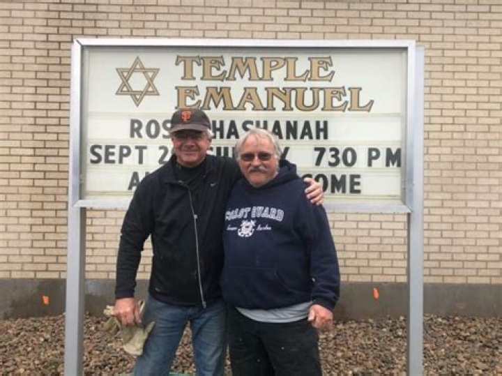 Service-driven Latter-day Saints in Pocatello help Jewish friends enjoy Hanukkah in beloved synagogue