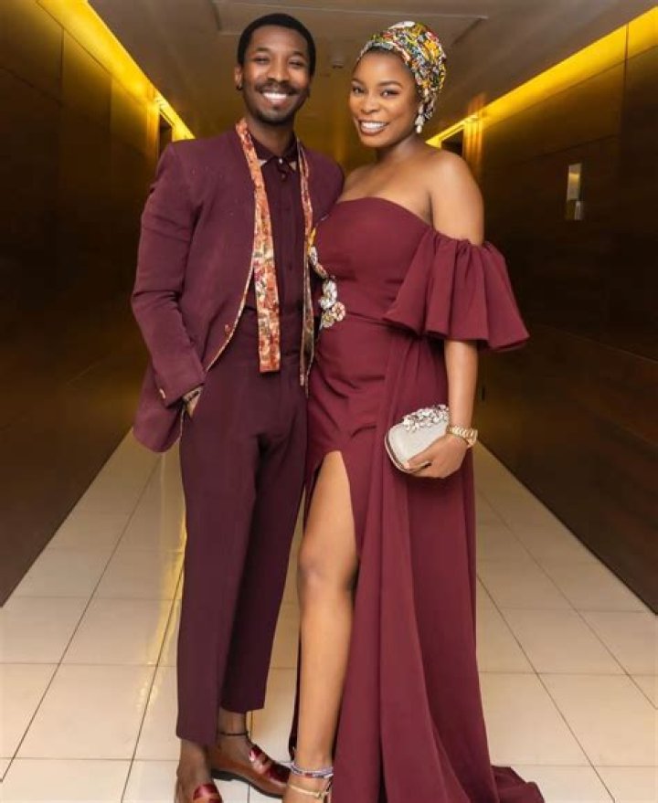 She said Yes! – Made Kuti proposes to his girlfriend, Inedoye