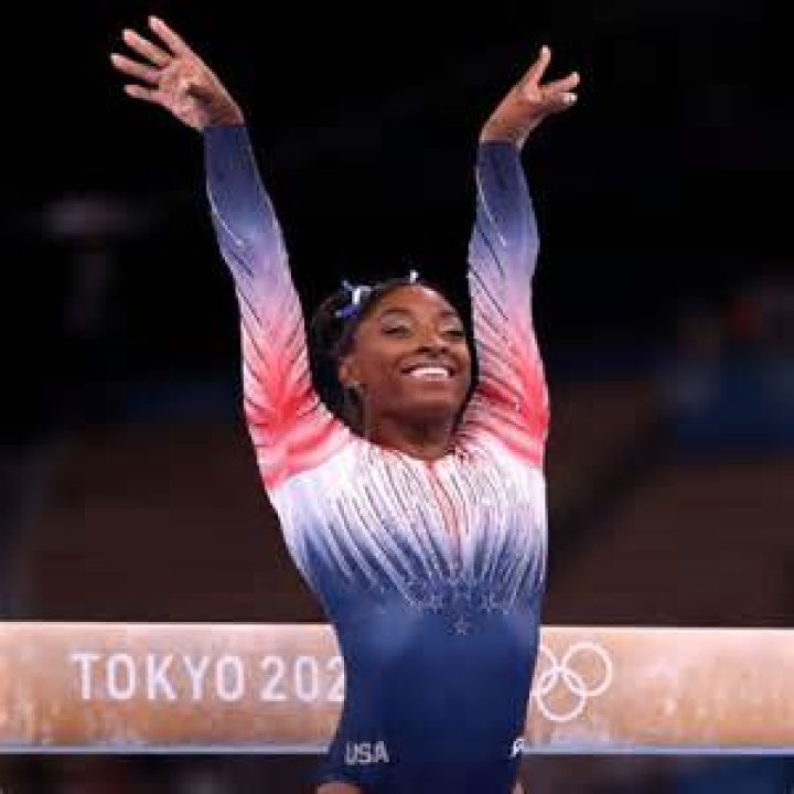 Simone Biles makes return to competition for 1st time since Tokyo Olympics
