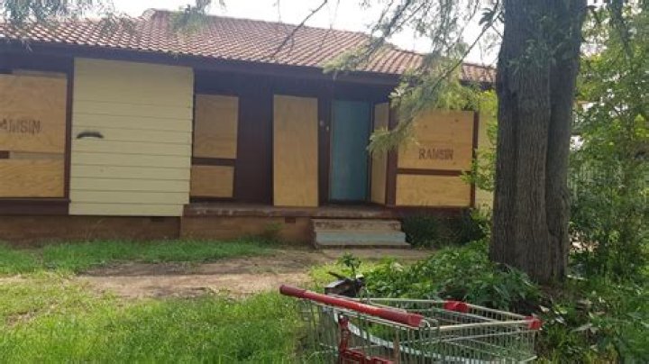 Struggle Street, Billie Jo Wilkie: Warrant out for pregnant bong smoker