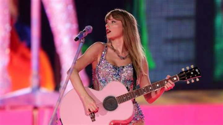 Taylor Swift news diary: Pop star's re-recorded '1989 (Taylor's Version)' outsells her 'Lover' album