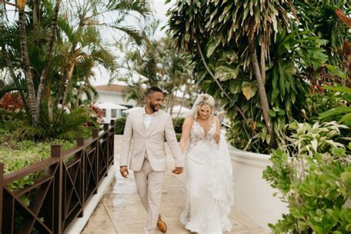 Weddings: I had a free oceanside Jamaica ceremony – and it saved me £7k