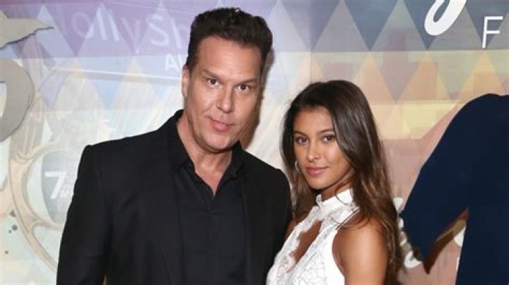 What happened to Dane Cook? Does he have a girlfriend, wife or brother?