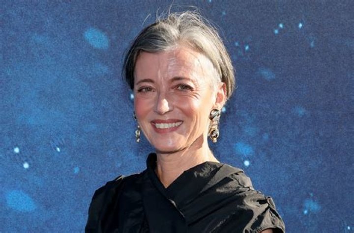 Who is Mia Sara, where is she now? His Net Worth and Other Facts