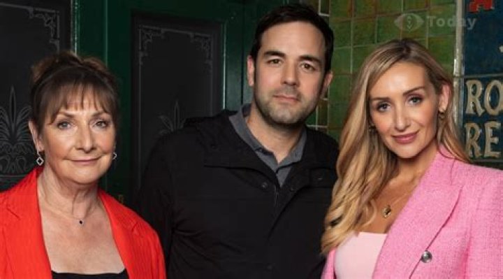 Who is The Split actor Stephen Mangan's wife and what other TV shows has he been in?