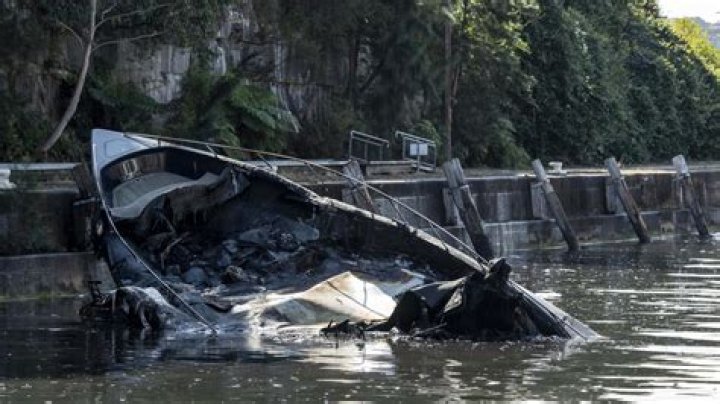 Wild Oats boat fire: Oatley family boat destroyed in fire at Woolwich dock